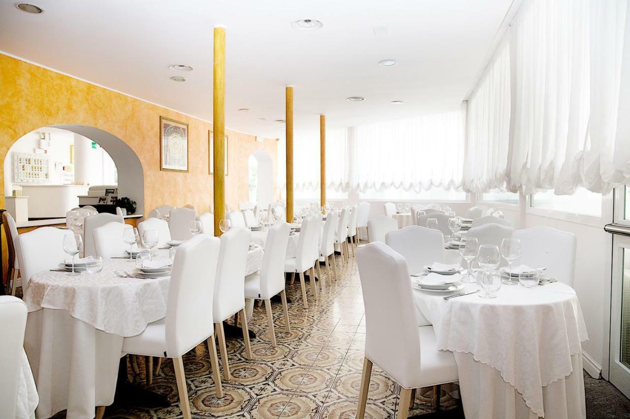 Hotel Iva Diano Marina Dış mekan fotoğraf