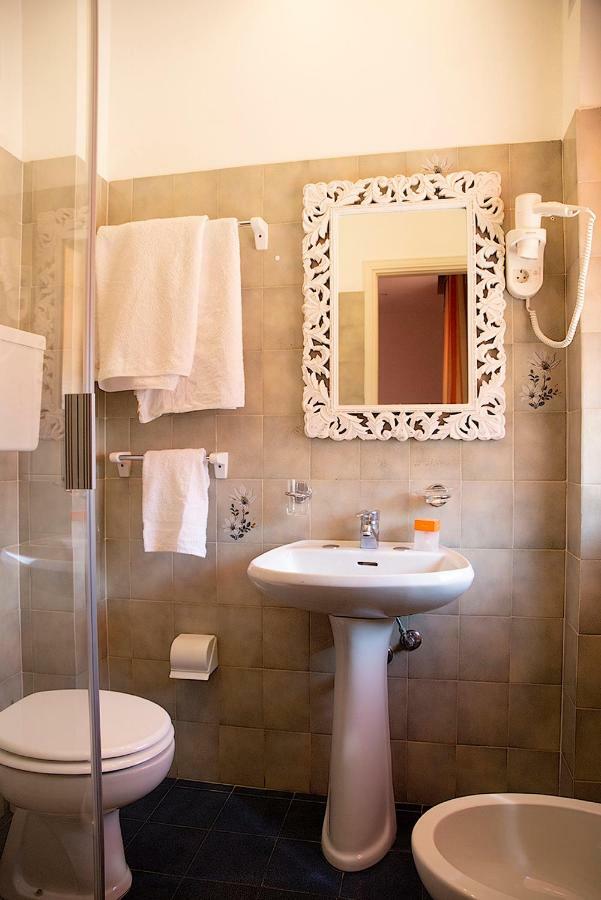 Hotel Iva Diano Marina Dış mekan fotoğraf