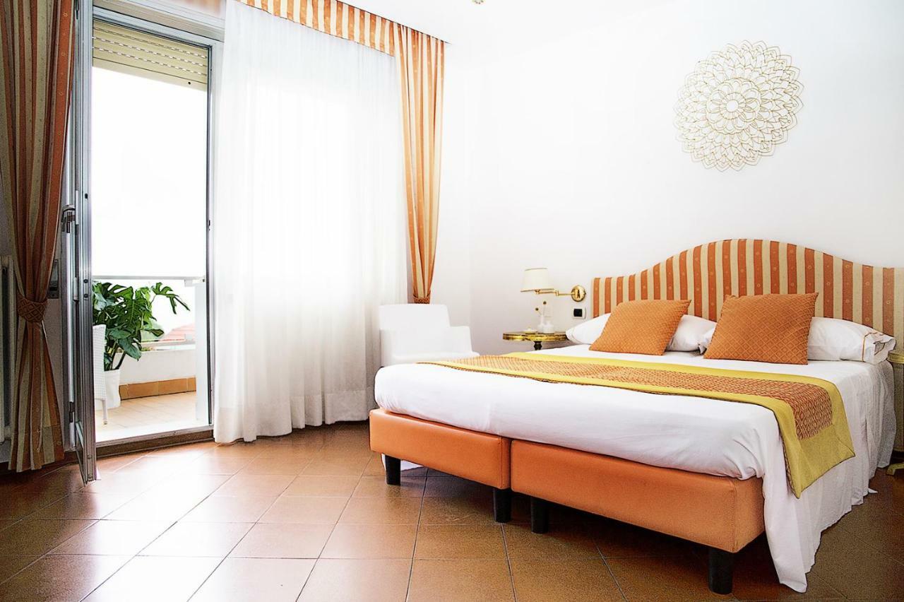 Hotel Iva Diano Marina Dış mekan fotoğraf